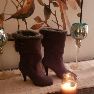 Elegant Fur Lined Suede Boots
